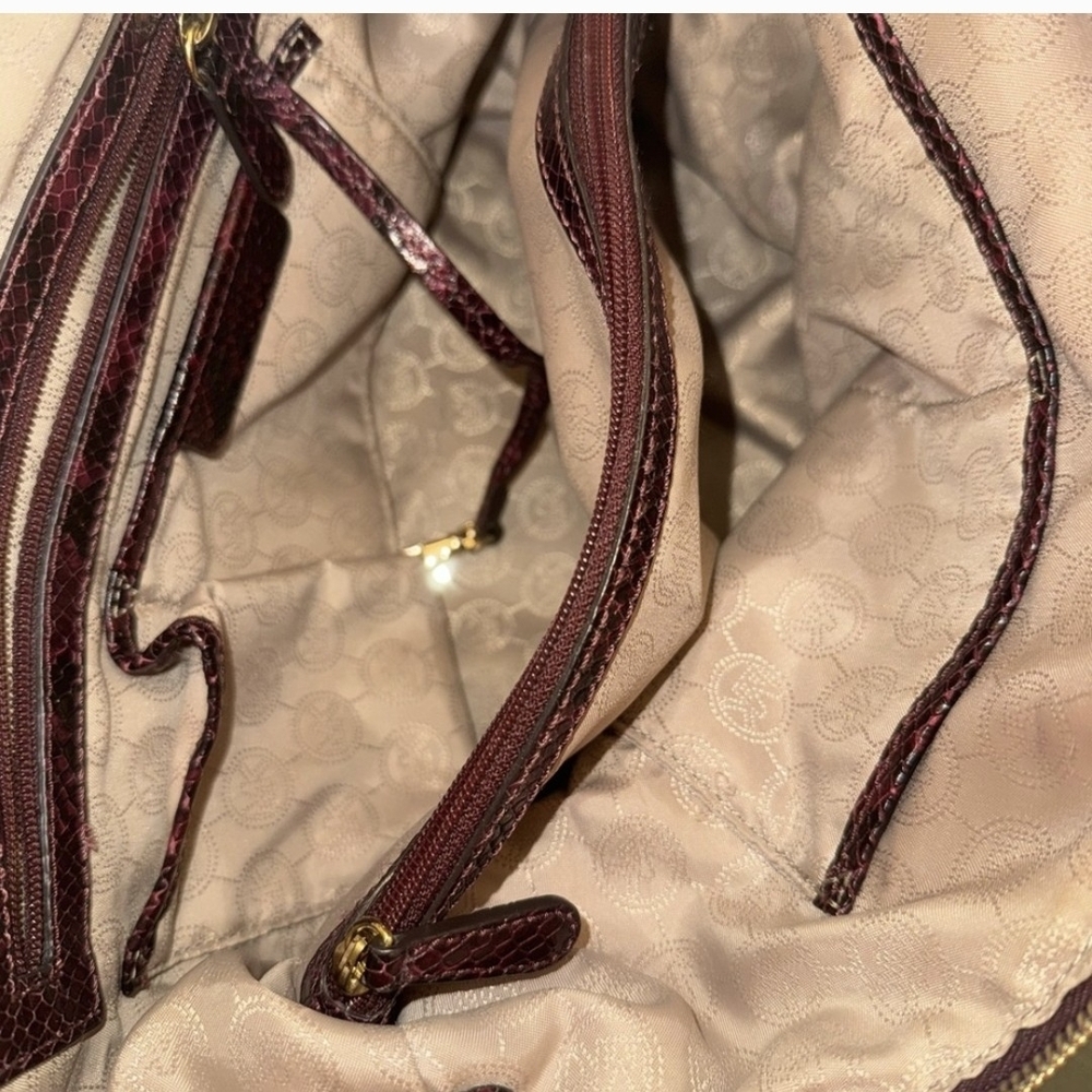 VEUC Michael Kors Riley Burgundy & Black Python Leather Satchel With Dusty - Picture 9 of 9